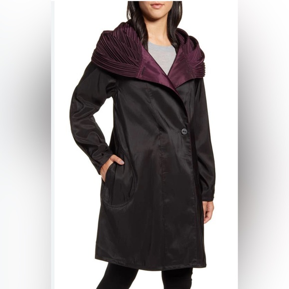 Mycra Pac Donatella reversible raincoat with accordian pleated collar/hood. - Picture 1 of 16